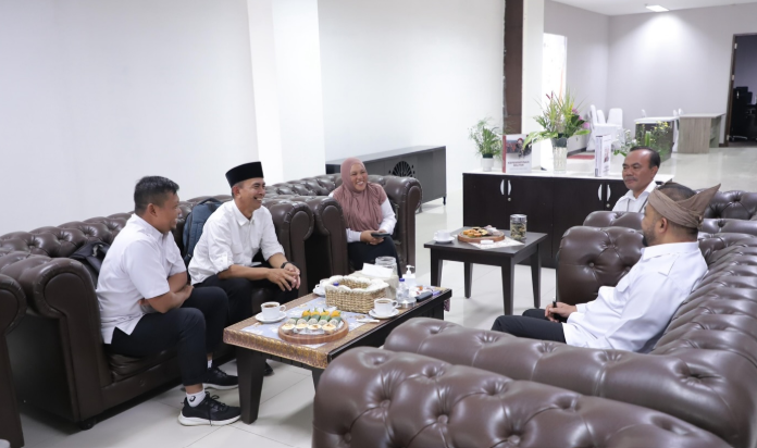 Wakil Wali Kota Batu Berikan Bantuan dan Rekomendasi Pendidikan Lanjutan Bagi Siswi SDN Tulungrejo 3 